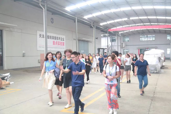 參觀天津寶盈電腦機械有限公司生產(chǎn)車間